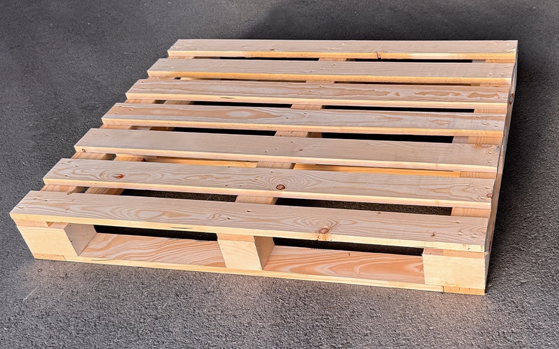 Brauerei-Palette <br> (1200 x 1000 mm) Umlaufender Bodenrahmen IPPC <br> Optional: Firmennamenaufdruck